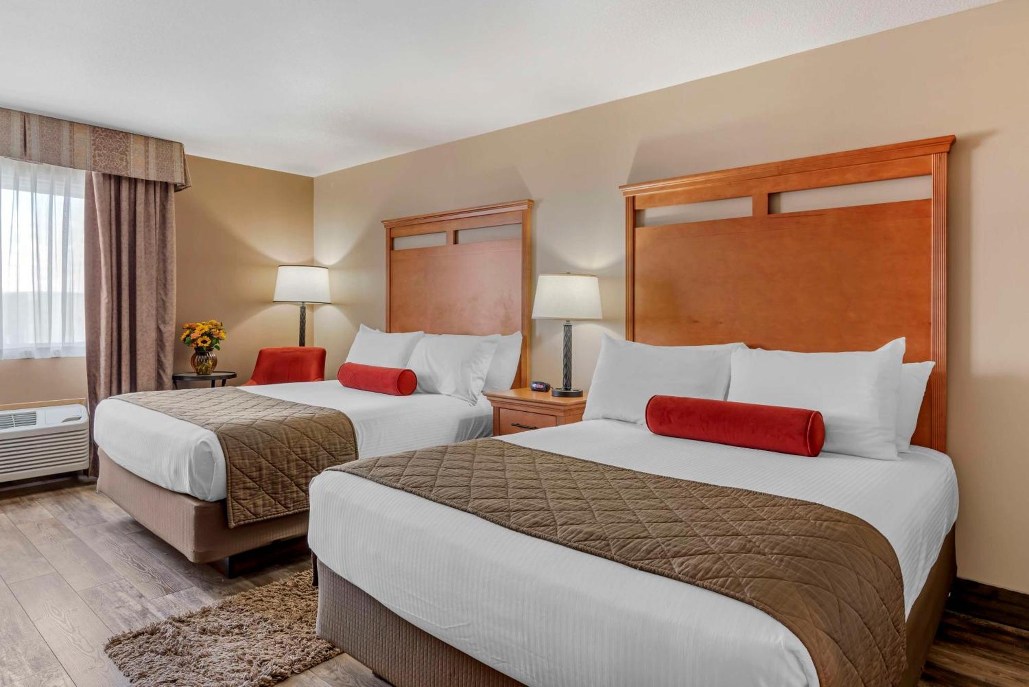 Hotel Western Rory & Ryan Burns